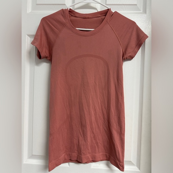 Lululemon Full Length Swiftly Tee - Picture 1 of 3